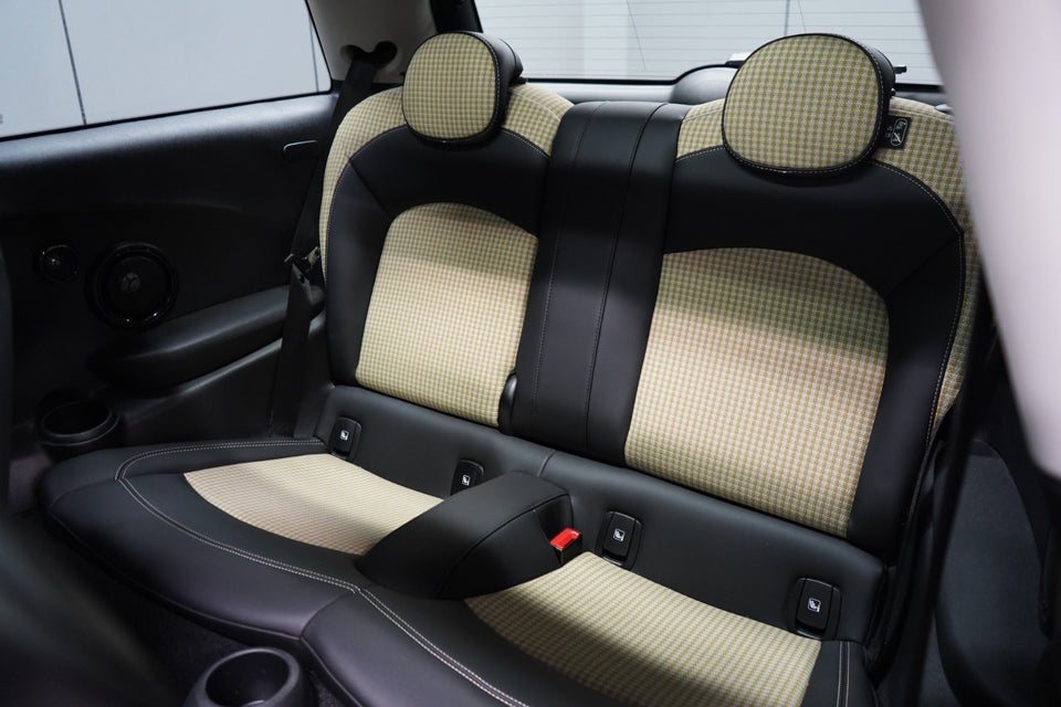 MINI Cooper SE Classic Trim 3d