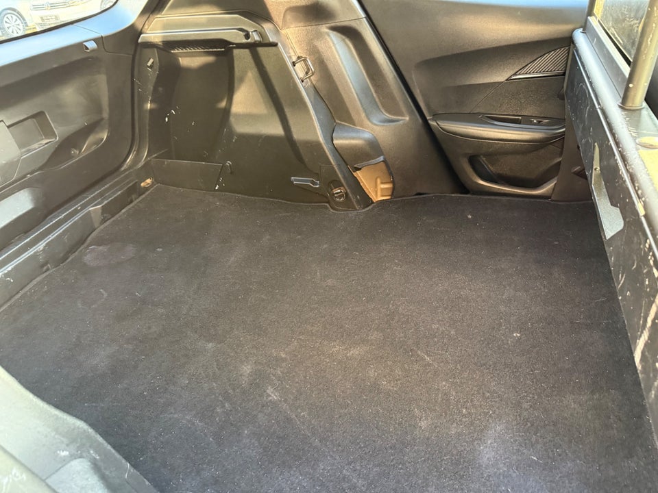 Peugeot 2008 1,5 BlueHDi 100 Allure Pack Van 5d