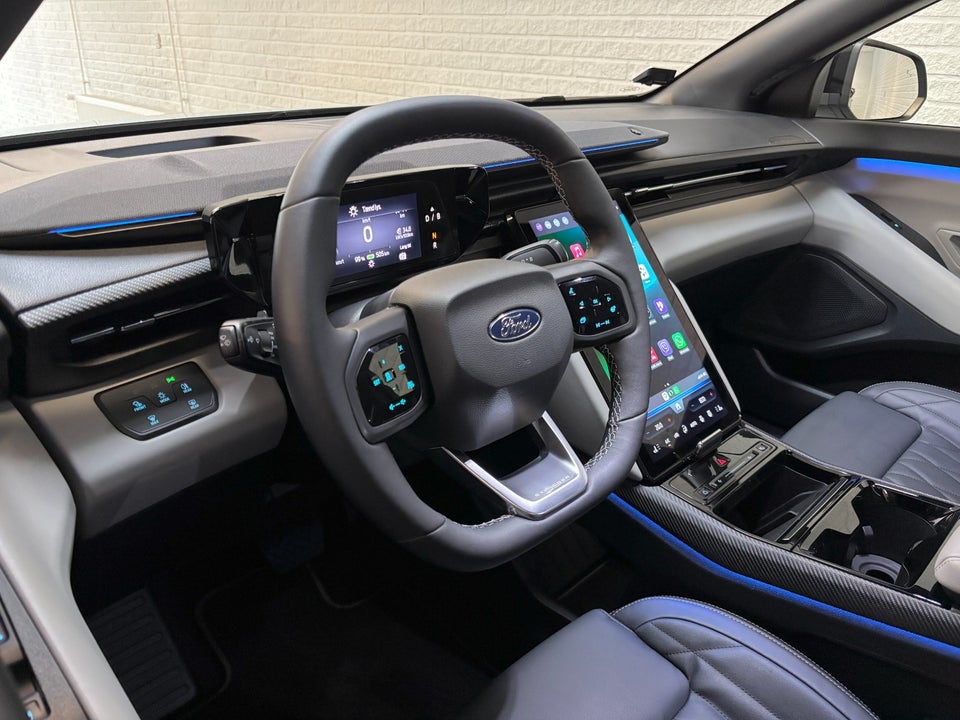 Ford Explorer 77 Premium Extended Range 5d