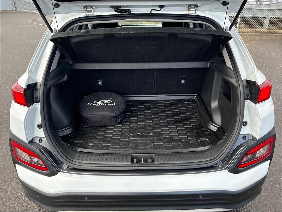 Hyundai Kona 64 EV Essential 5d