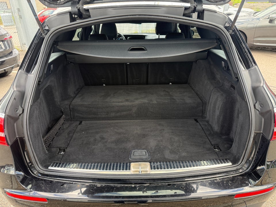 Mercedes E300 e 2,0 AMG Line stc. aut. 5d