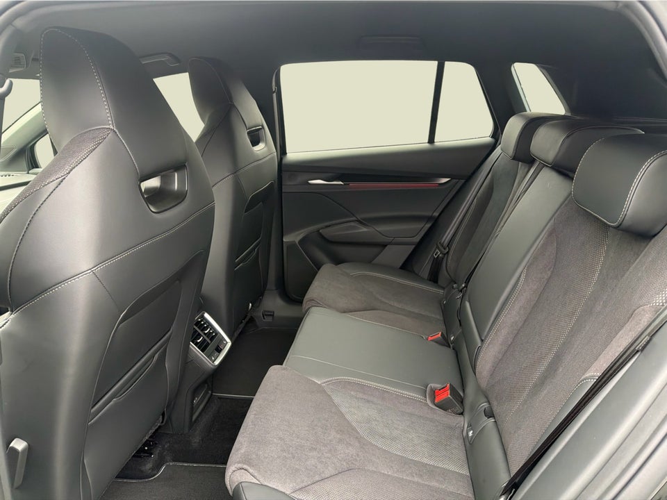 Skoda Elroq 85 iV Sportline 5d