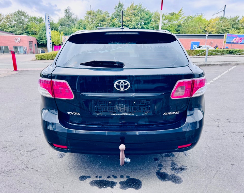 Toyota Avensis 2,0 D-4D T1 stc. 5d