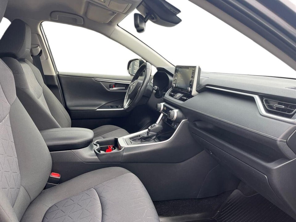 Toyota RAV4 2,0 T3 e-CVT 5d