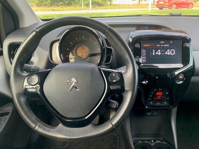 Peugeot 108 1,0 e-VTi 72 Infinity 5d