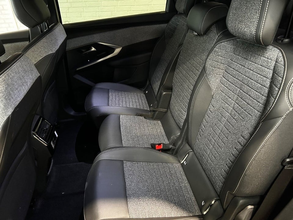 Peugeot e-5008 77 Allure Pack 7prs 5d