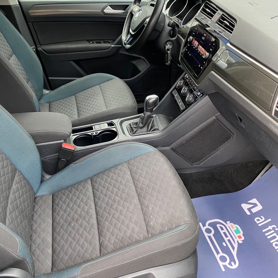 VW Touran 1,6 TDi 115 IQ.Drive DSG 7prs 5d