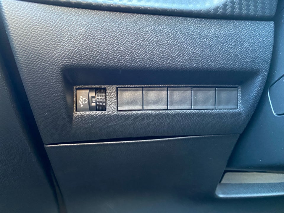 Peugeot 208 1,2 PureTech 100 Allure+ 5d