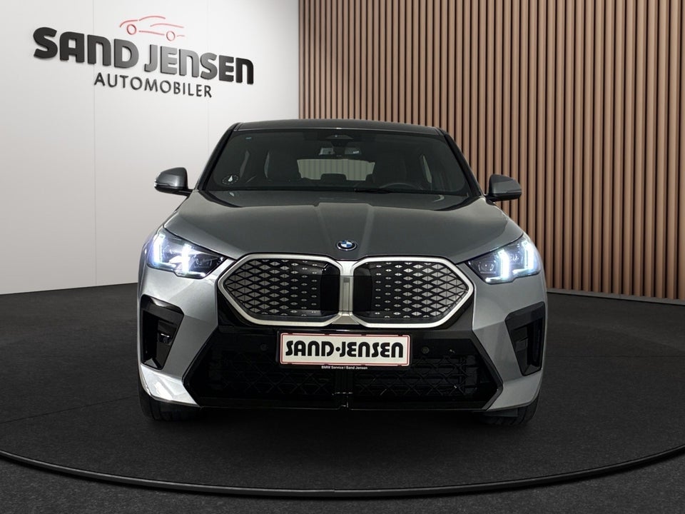 BMW iX2 eDrive20 M-Sport Premium 5d