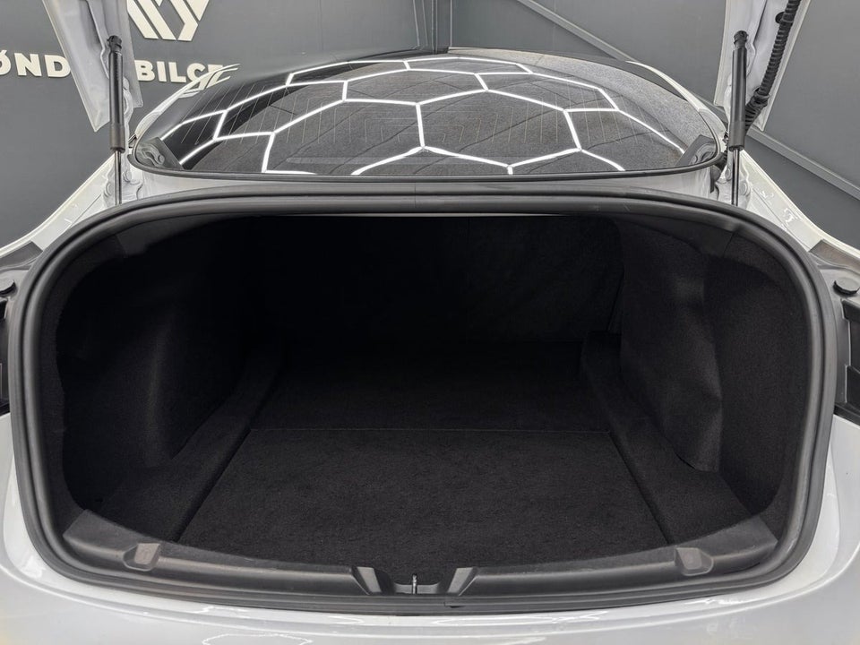 Tesla Model 3 Standard Range+ RWD 4d