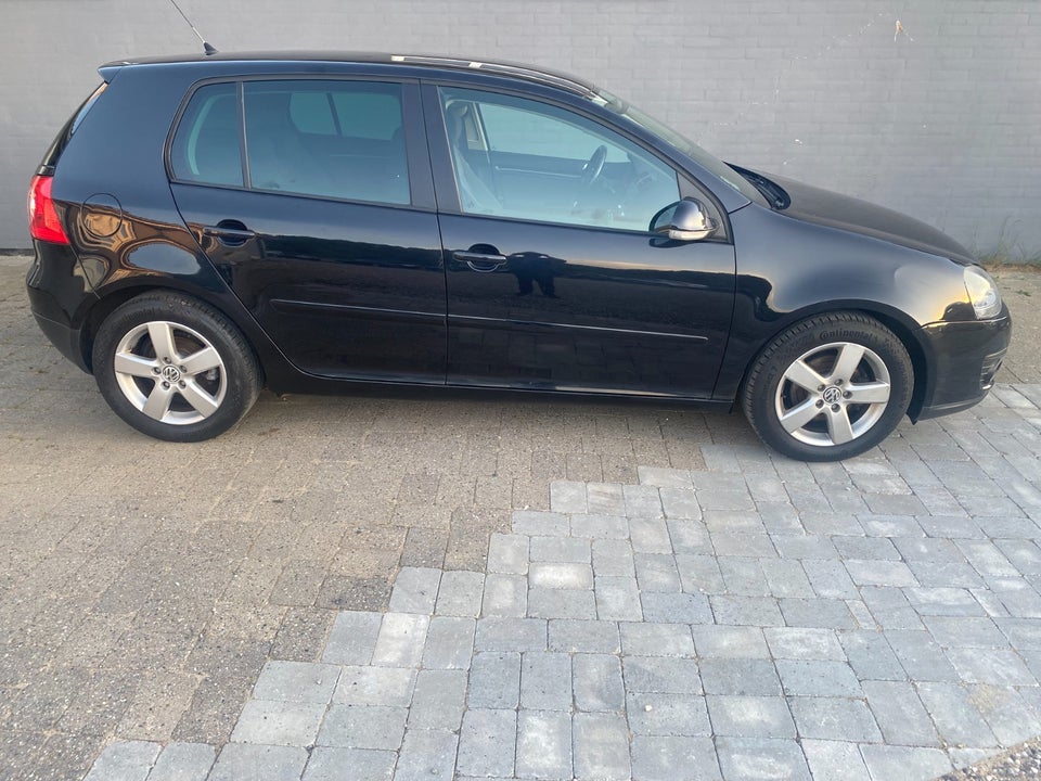 VW Golf V 1,6 GT Sport 5d