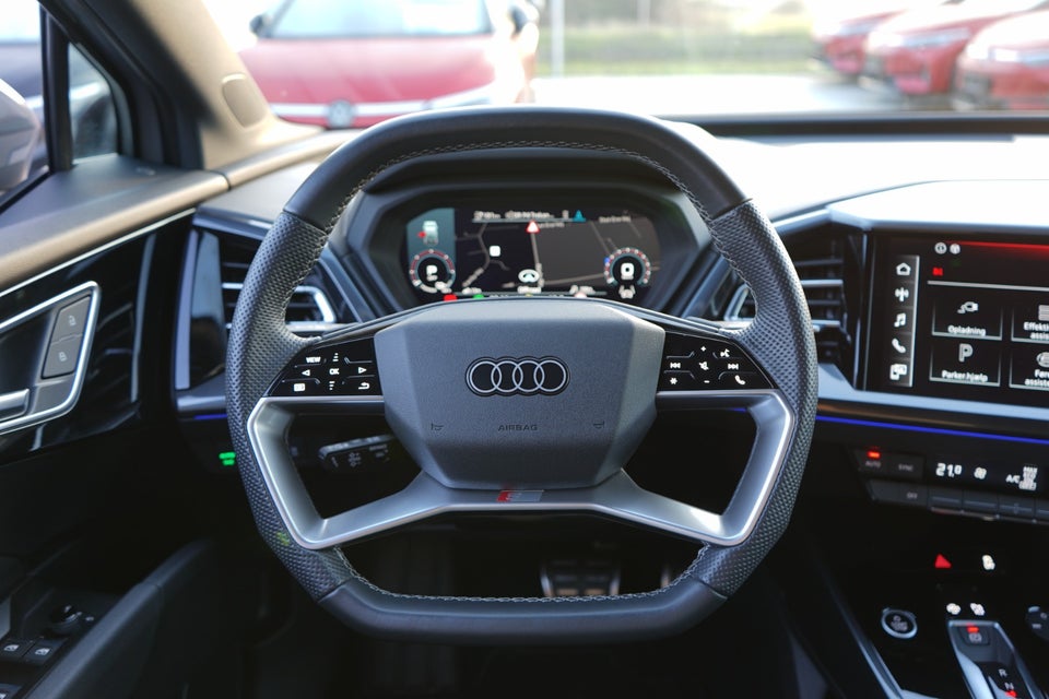 Audi Q4 e-tron 40 S-line 5d