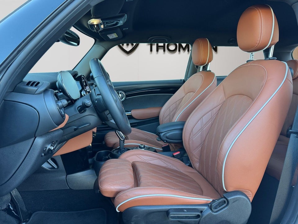 MINI Cooper SE Essential 3d