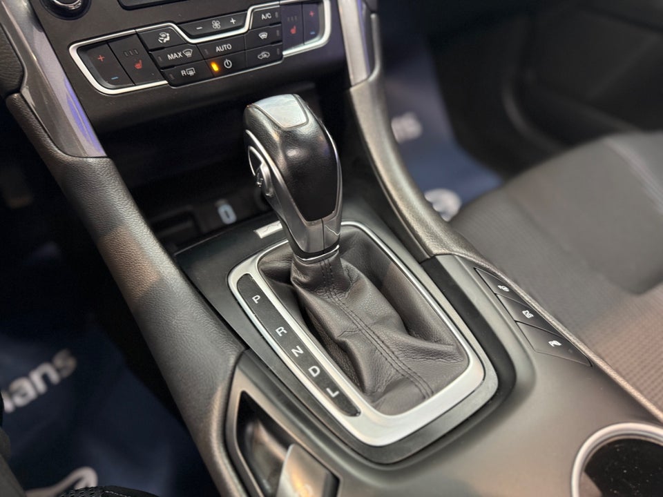 Ford Mondeo 2,0 HEV Titanium stc. CVT 5d