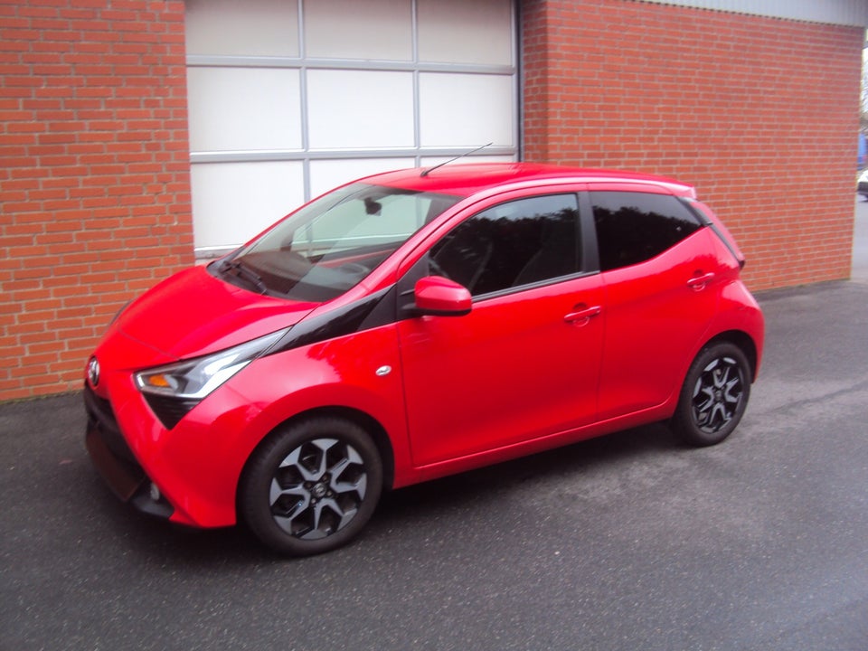 Toyota Aygo 1,0 VVT-i x-press 5d