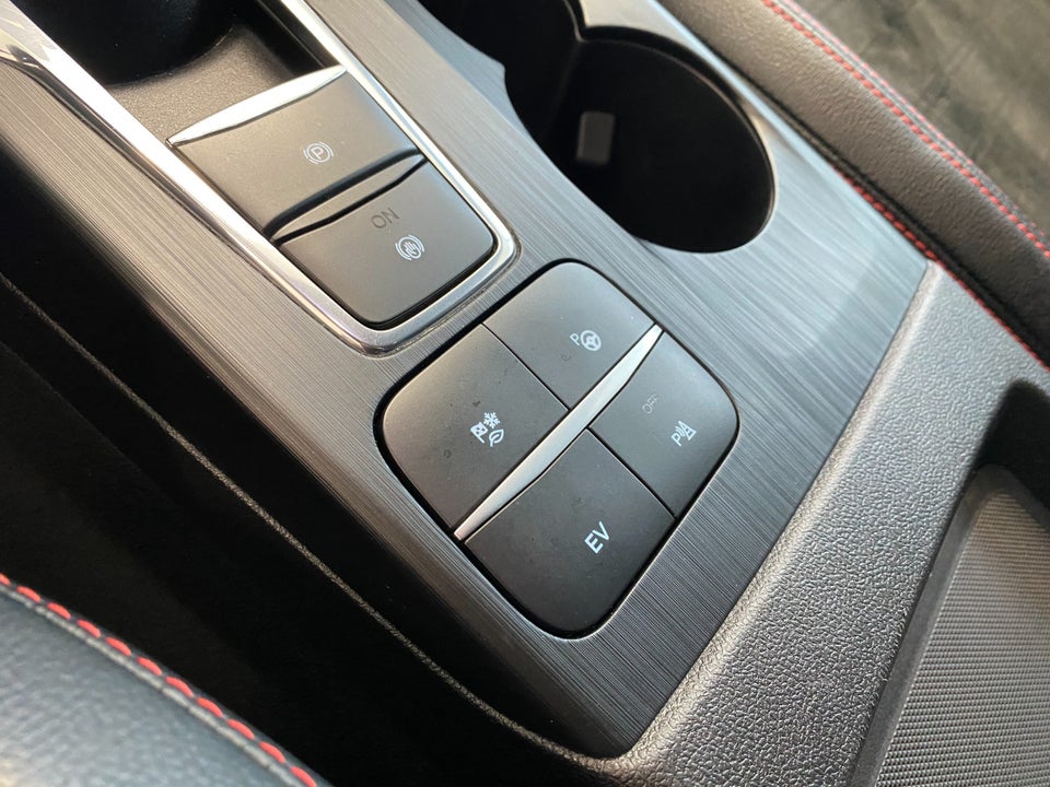 Ford Kuga 2,5 PHEV ST-Line X CVT 5d