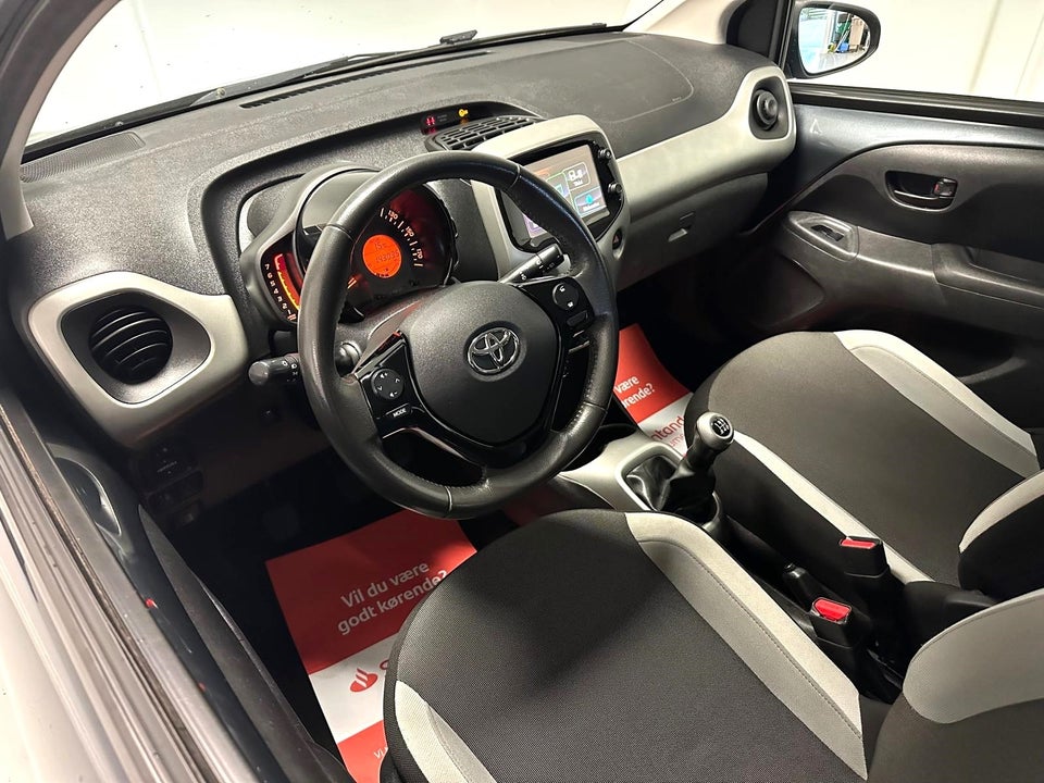 Toyota Aygo 1,0 VVT-i x-touch 5d