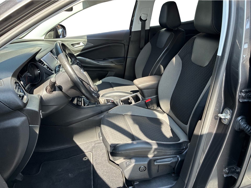 Opel Grandland X 1,2 T 130 Enjoy 5d