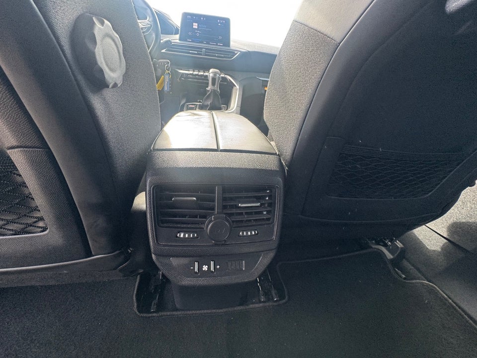 Peugeot 5008 1,5 BlueHDi 130 Allure 7prs 5d