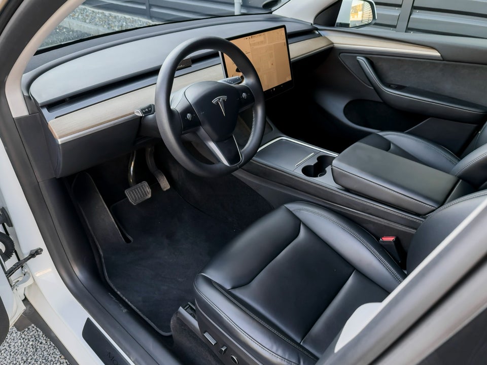 Tesla Model Y Long Range AWD 5d