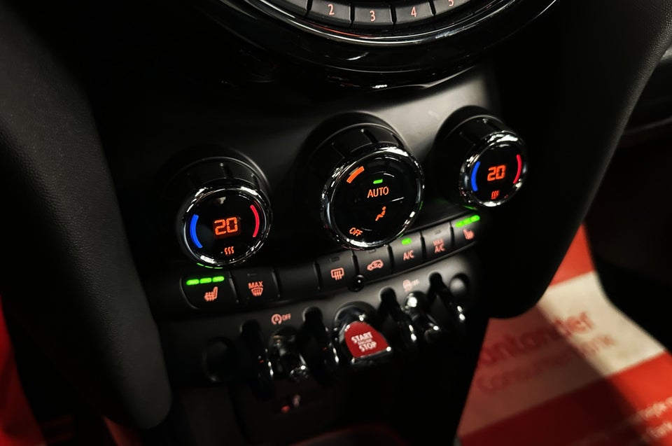 MINI Cooper 1,5 Connected Edition 3d