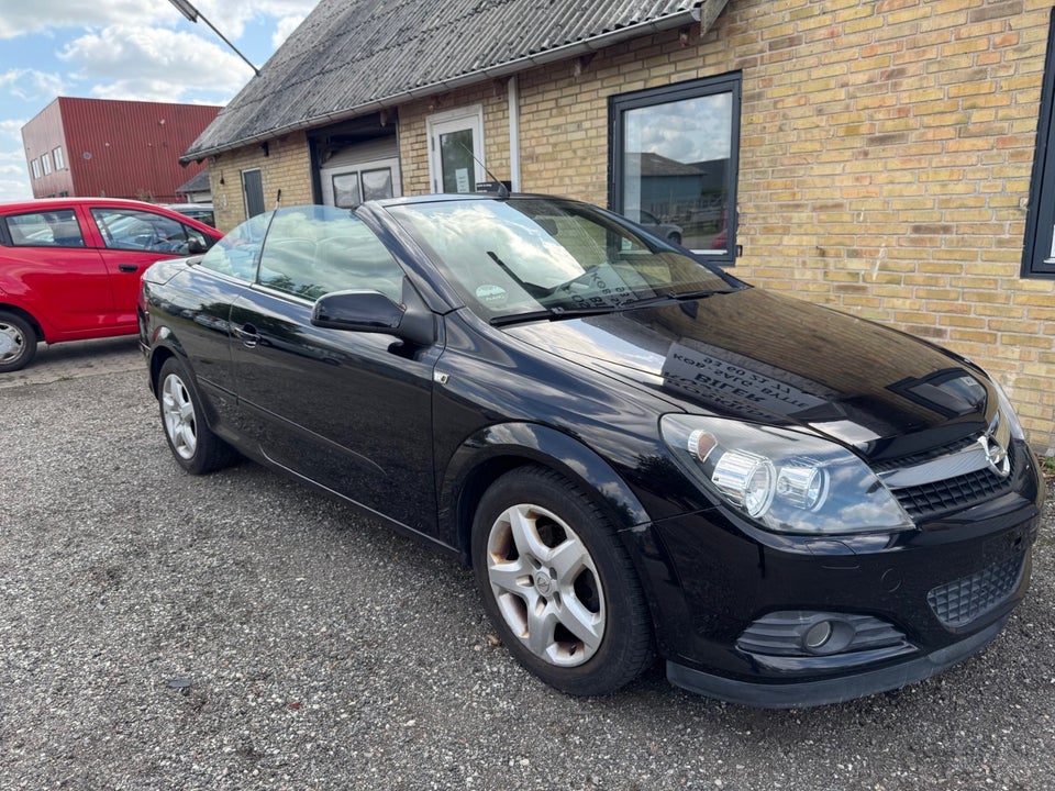 Opel Astra 1,8 16V Cosmo TwinTop 2d