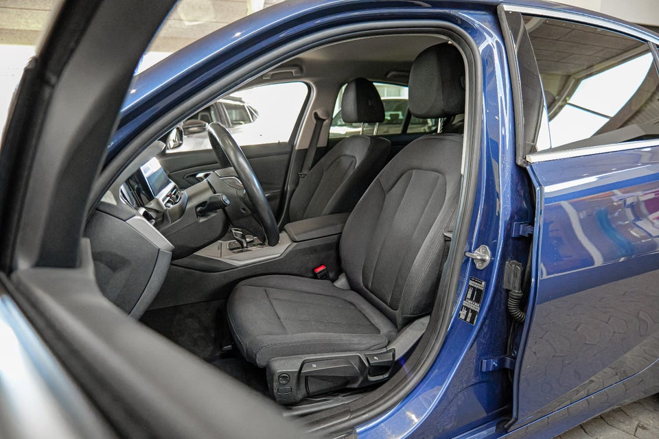 BMW 320d 2,0 Connected aut. 4d