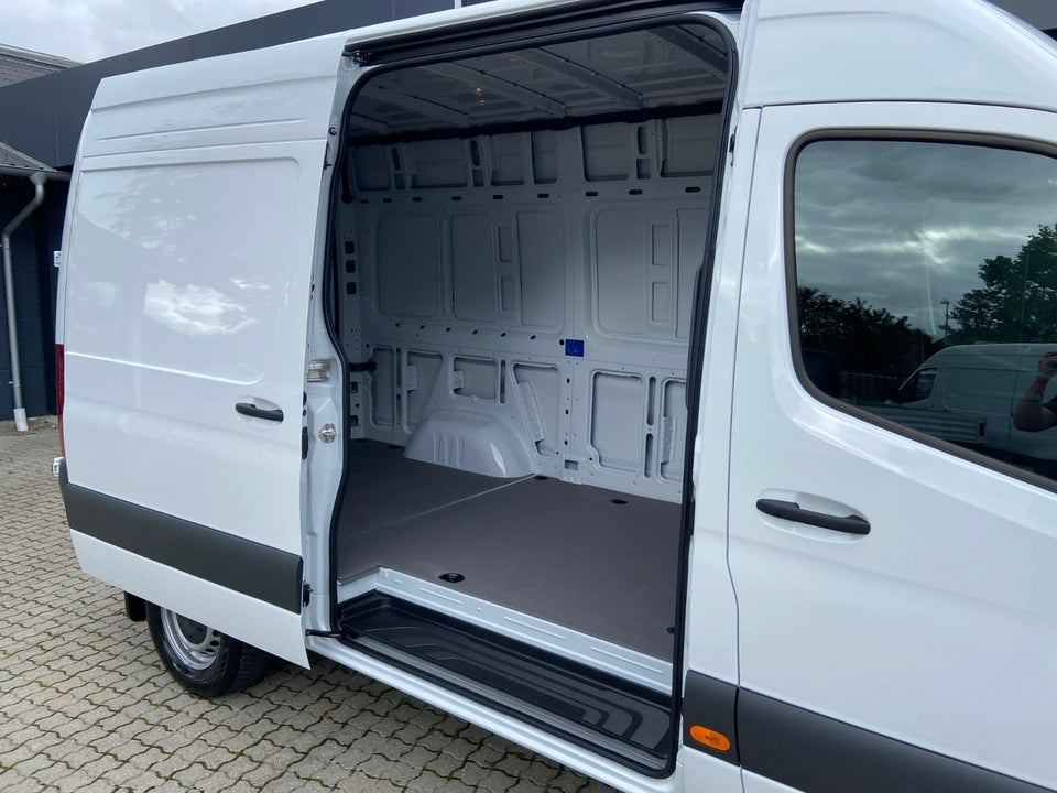 Mercedes Sprinter 317 2,0 CDi A2 Kassevogn PRO RWD