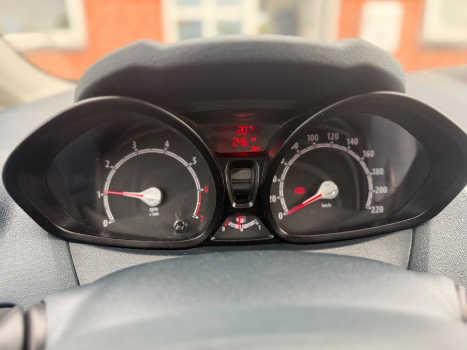 Ford Fiesta 1,25 60 Ambiente 5d