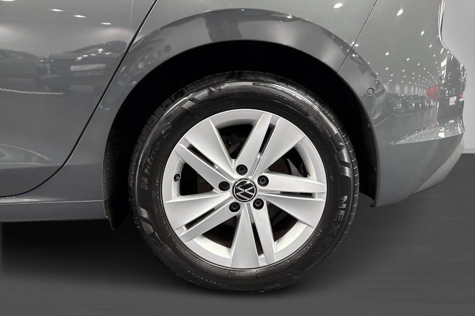 VW Golf VIII 1,5 eTSi 130 Life 75 Years Edition DSG 5d