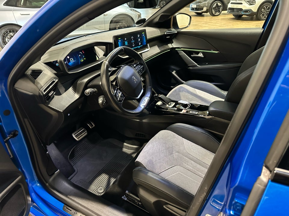 Peugeot e-208 50 GT 5d