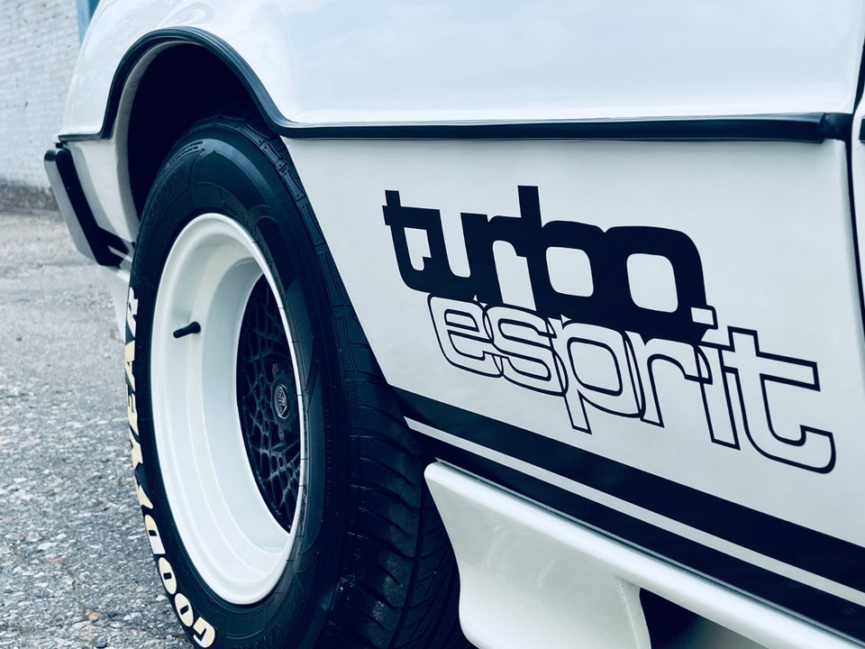 Lotus Esprit 2,2 Turbo 2d