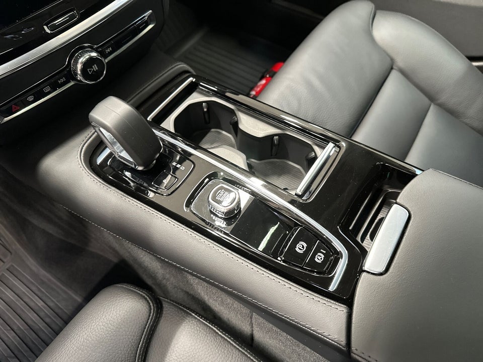 Volvo V60 2,0 T6 ReCharge Ultra aut. AWD 5d