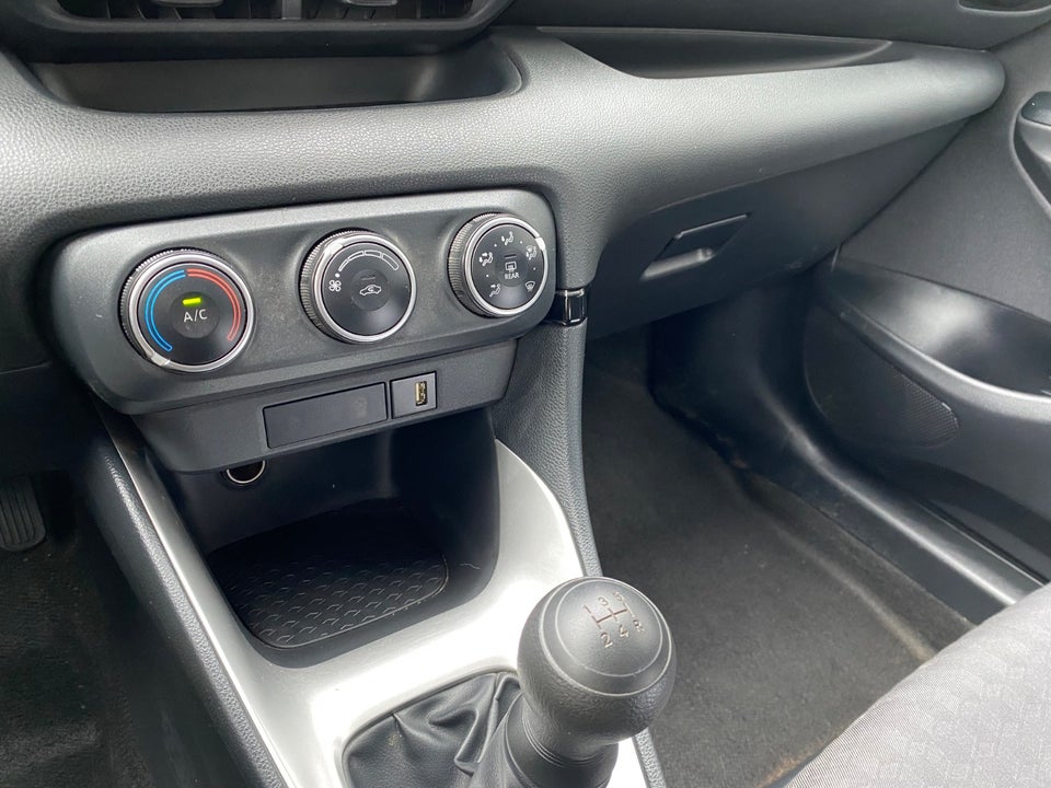 Toyota Yaris 1,0 Essential Comfort Van 5d
