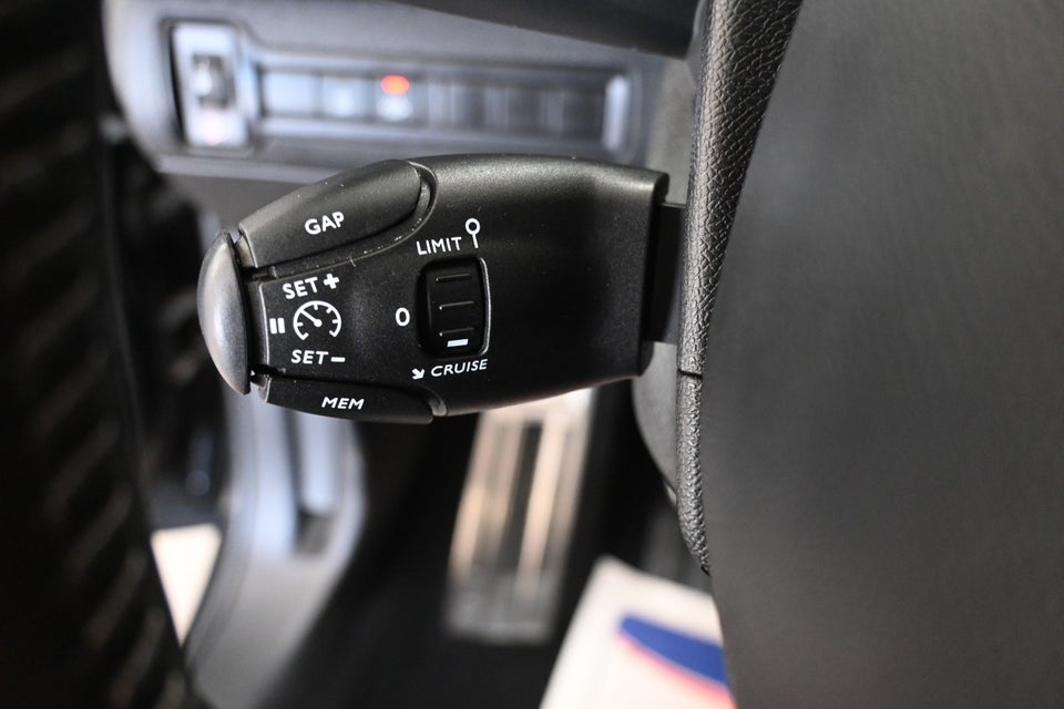 Peugeot 308 1,5 BlueHDi 130 Allure Grand SW 5d