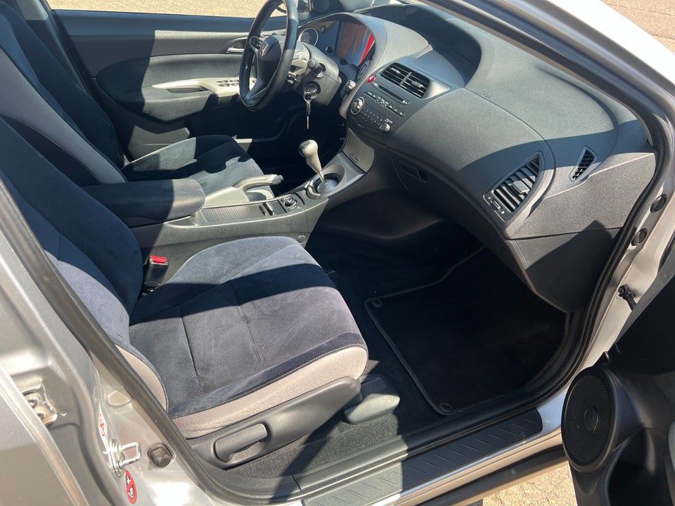 Honda Civic 1,8 Sport 5d