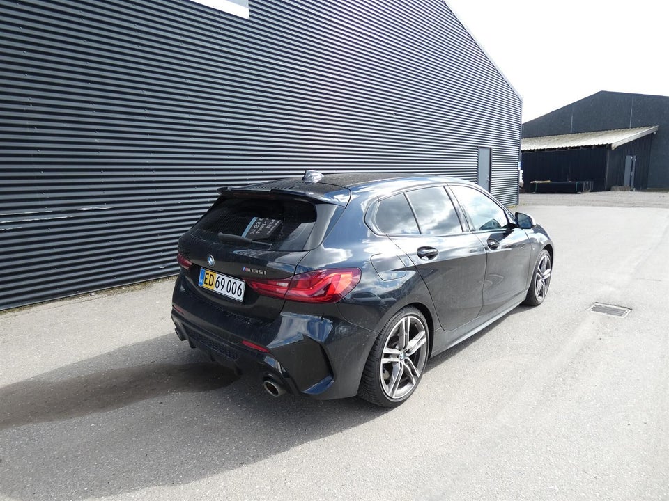 BMW M135i 2,0 Connected xDrive aut. Van 5d