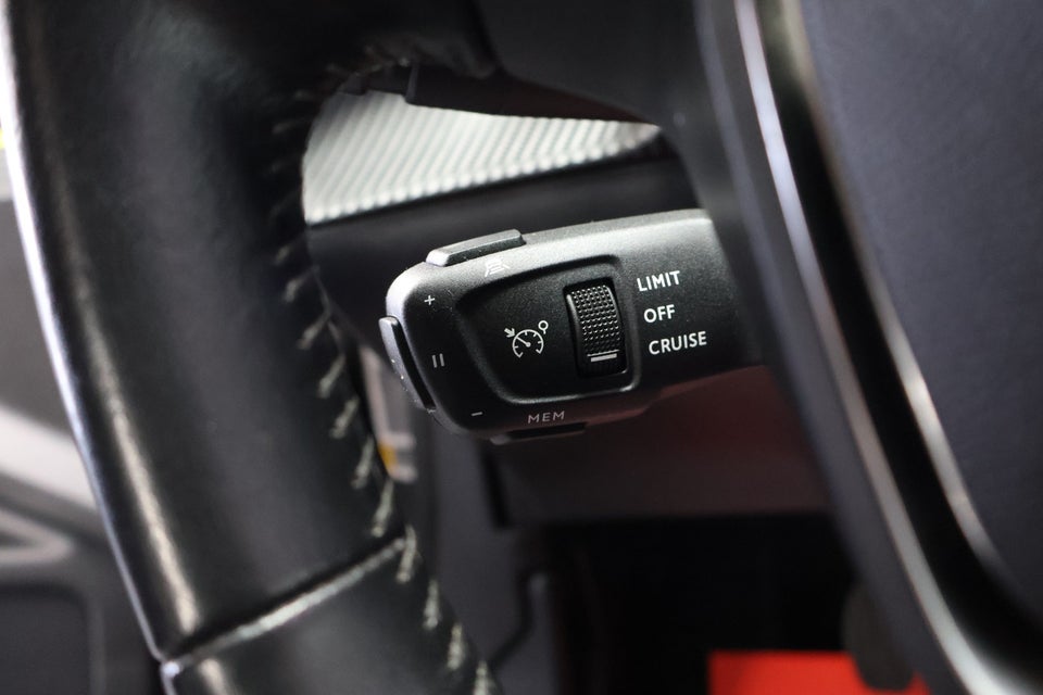 Peugeot 2008 1,5 BlueHDi 100 Allure Pack 5d