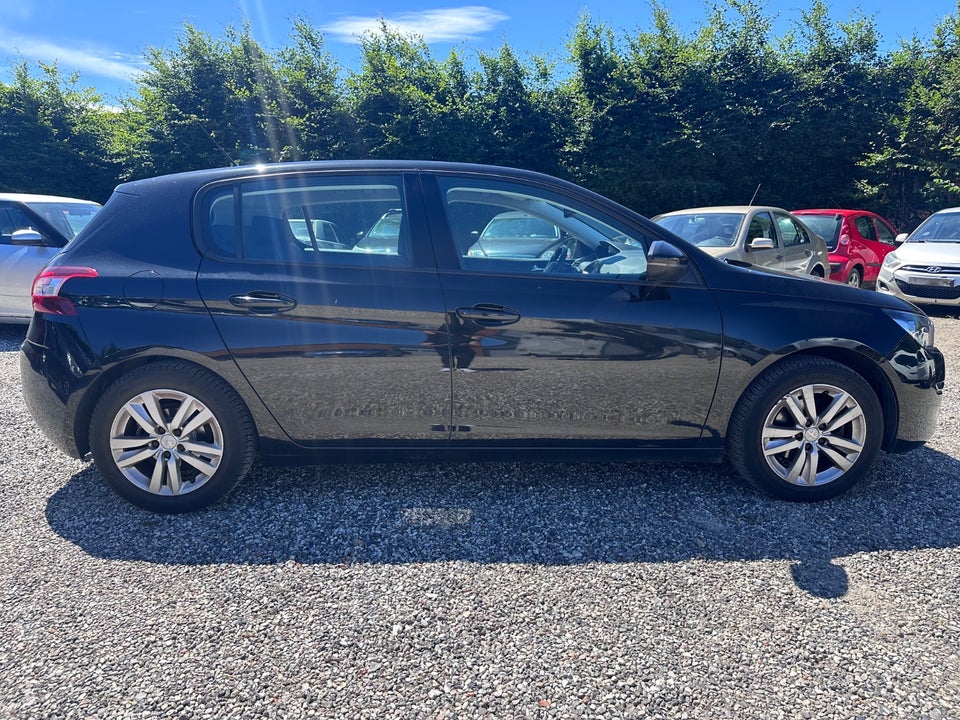 Peugeot 308 1,2 e-THP 130 Active 5d