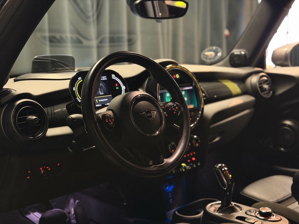 MINI Cooper SE Trim L 3d