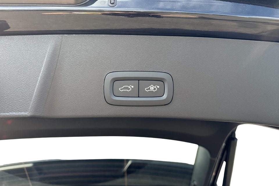 Volvo EX40 Standard Range Plus 5d