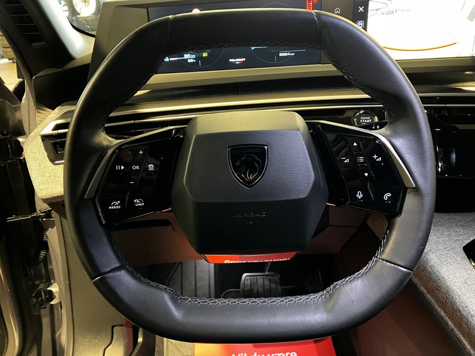 Peugeot e-5008 77 Allure 7prs 5d