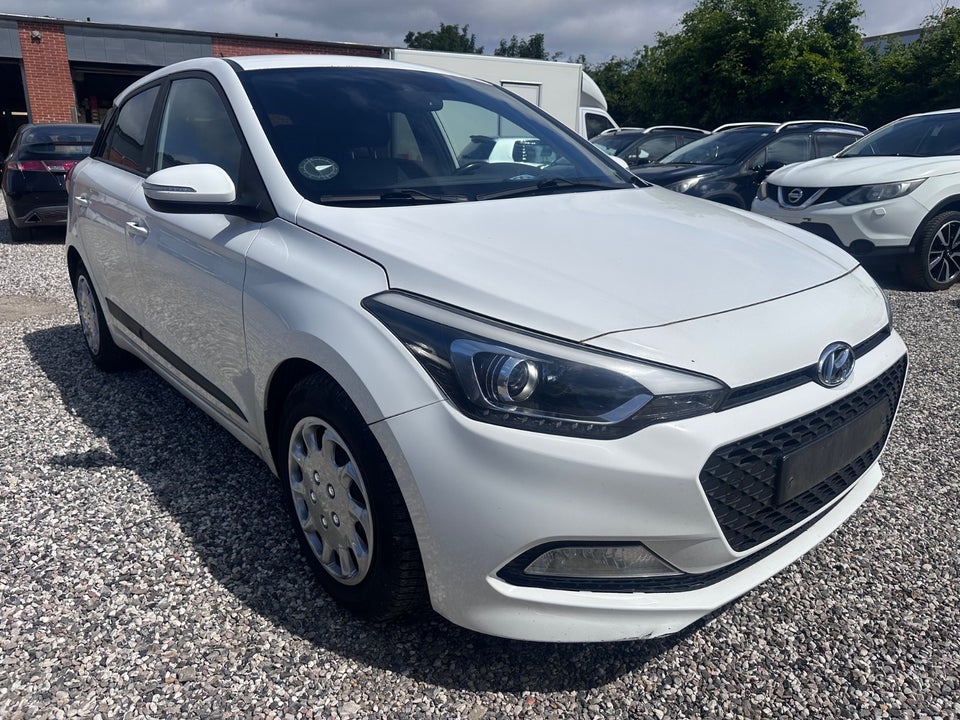 Hyundai i20 1,1 CRDi 75 EM-Edition 5d