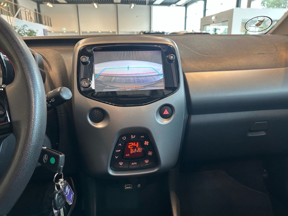 Toyota Aygo 1,0 VVT-i x-sky x-shift 5d