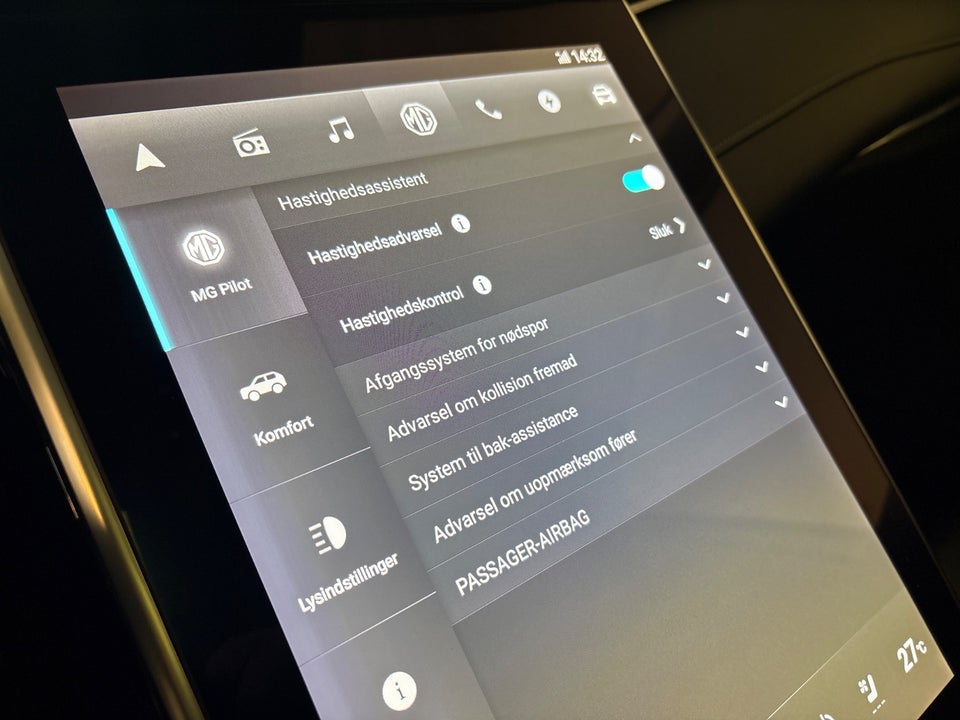 MG Marvel R Luxury 5d