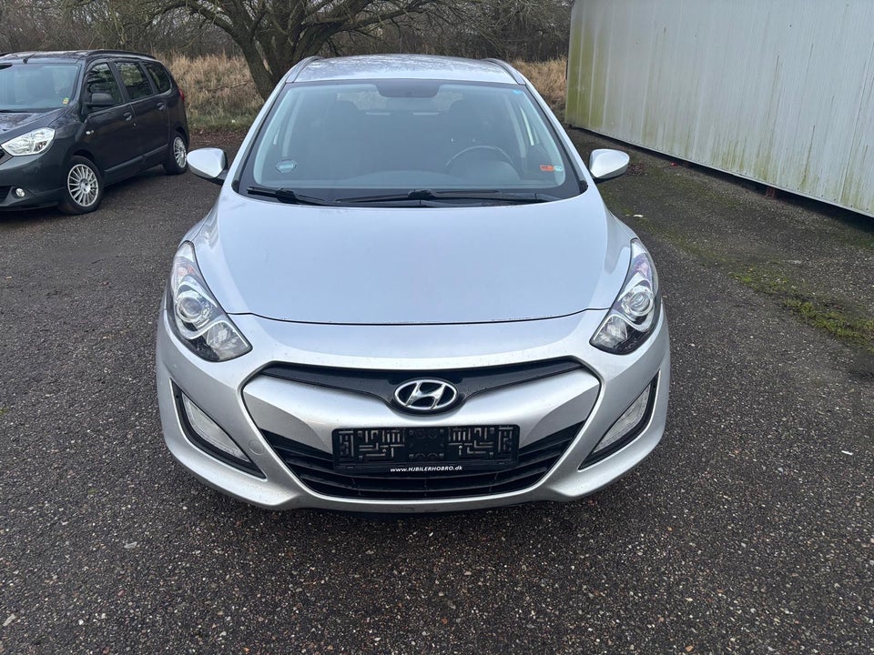 Hyundai i30 1,6 CRDi 110 Comfort CW Eco 5d