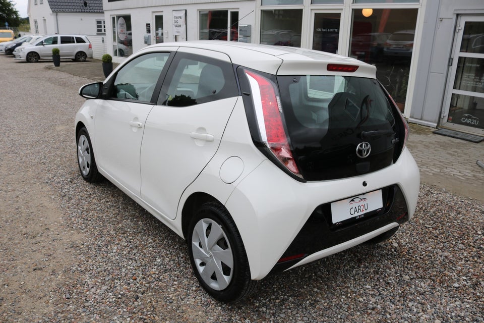 Toyota Aygo 1,0 VVT-i x-play x-touch 5d