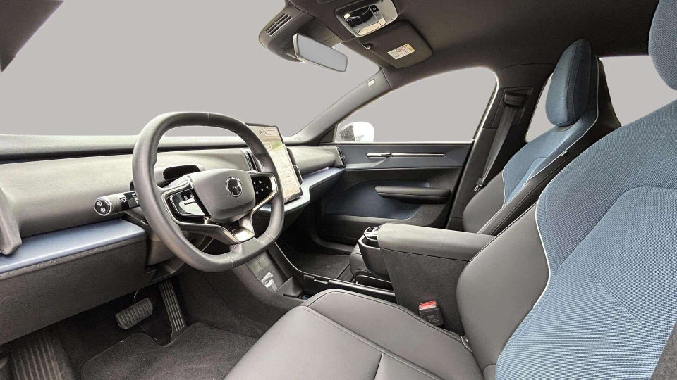 Volvo EX30 Extended Range Plus 5d