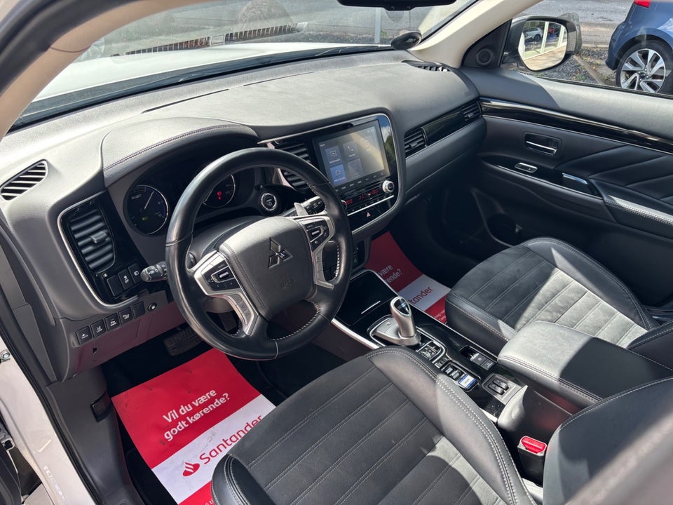 Mitsubishi Outlander 2,4 PHEV Intense CVT 4WD 5d