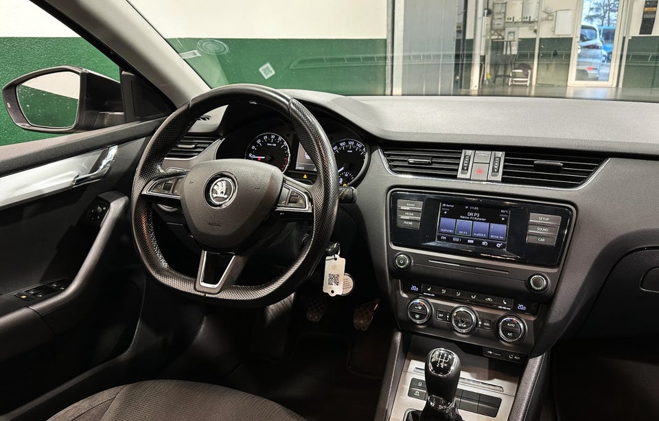 Skoda Octavia 1,6 TDi 105 Elegance 5d